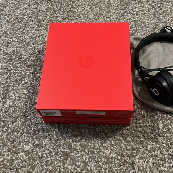 Beats EP Black - Picture 3 of 5